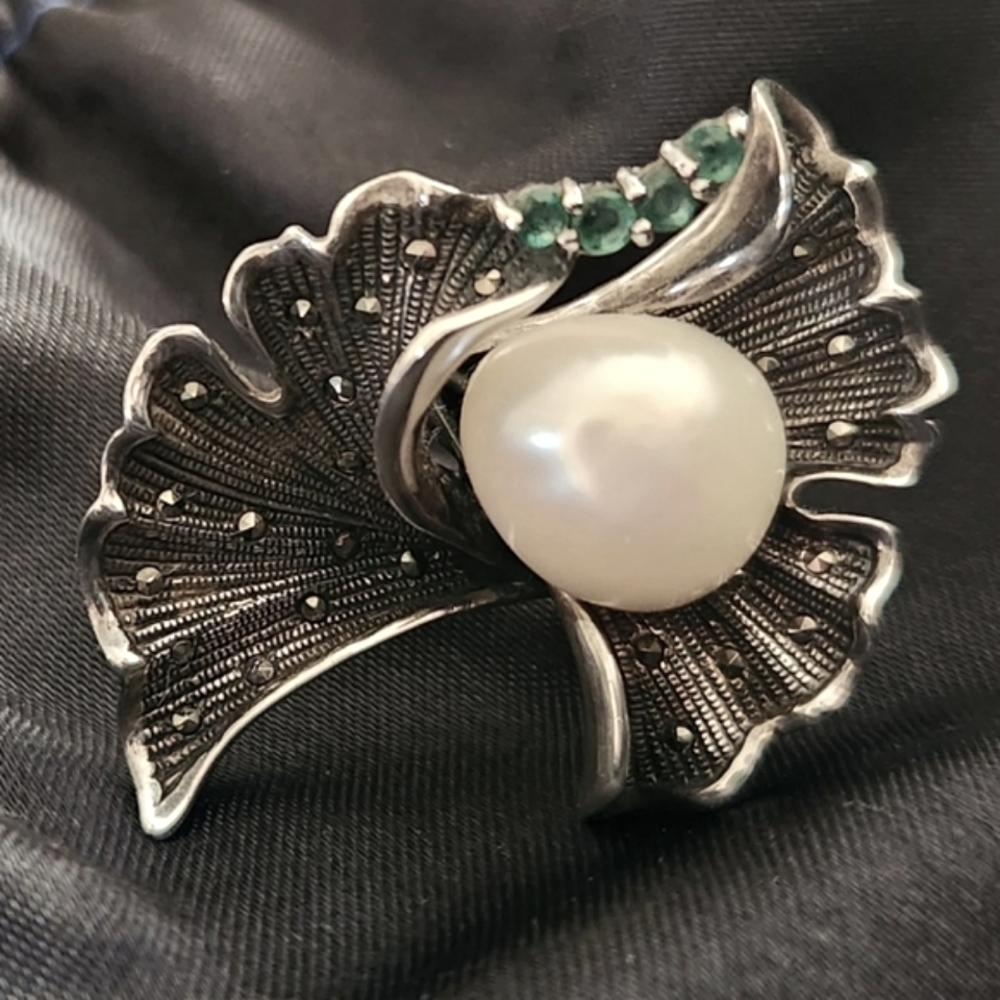 Stunning! Emerald, Pearl and Marcasite Ring , Size 7, .925 Sterling - NWOT